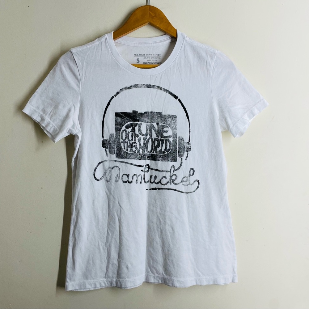 Nantucket Island Tune Out The World T-Shirt White size S